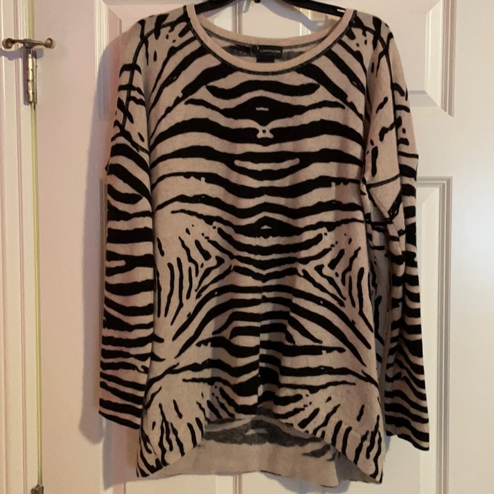 Zebra print cashmere sweater. Size L.